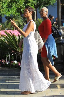 Nicole Murphy feet photo thumbnail