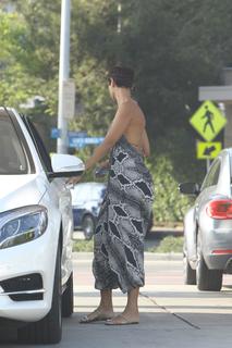 Nicole Murphy feet photo thumbnail