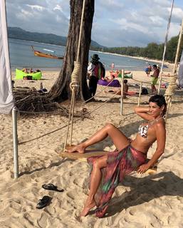 Nicole Murphy feet photo thumbnail