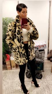 Nicole Murphy feet photo thumbnail