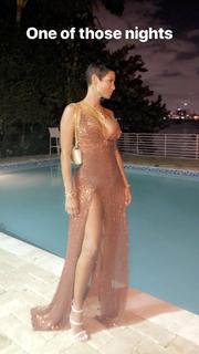 Nicole Murphy feet photo thumbnail