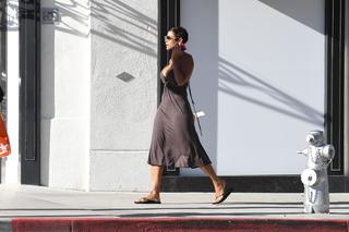 Nicole Murphy feet photo thumbnail