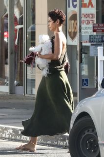 Nicole Murphy feet photo thumbnail