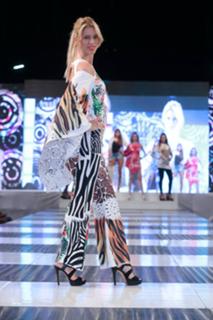 Nicole Neumann feet photo thumbnail