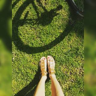 Nicole Neumann feet photo thumbnail