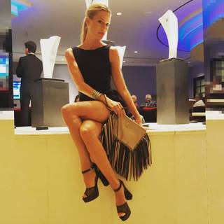 Nicole Neumann feet photo thumbnail