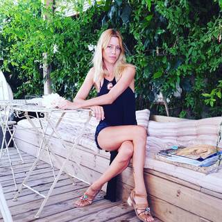 Nicole Neumann feet photo thumbnail