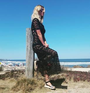 Nicole Neumann feet photo thumbnail