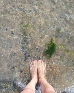 Nicole Neumann feet photo thumbnail
