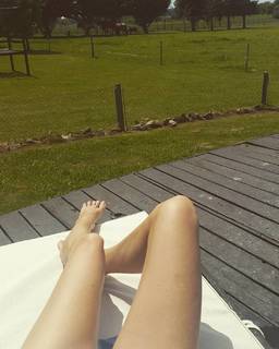 Nicole Neumann feet photo thumbnail