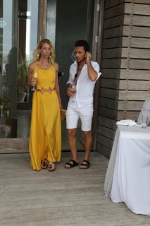 Nicole Neumann feet photo thumbnail