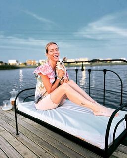 Nicole Neumann feet photo thumbnail