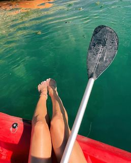 Nicole Neumann feet photo thumbnail