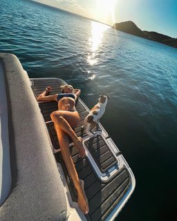 Nicole Neumann feet photo thumbnail