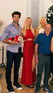 Nicole Neumann feet photo thumbnail