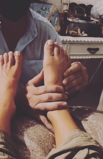 Nicole Neumann feet photo thumbnail
