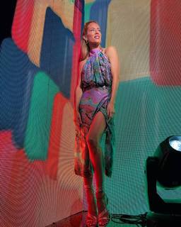 Nicole Neumann feet photo thumbnail