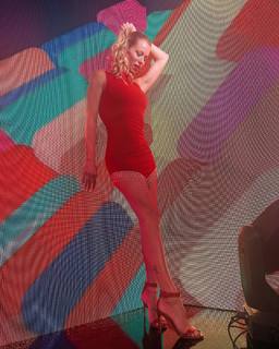 Nicole Neumann feet photo thumbnail