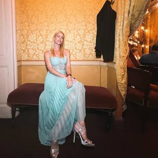Nicole Neumann feet photo thumbnail