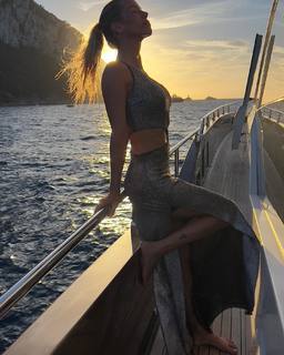 Nicole Neumann feet photo thumbnail