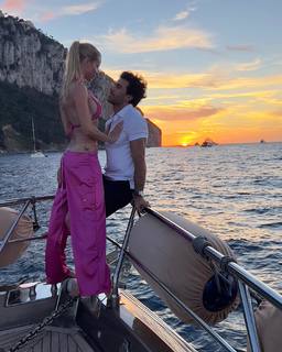 Nicole Neumann feet photo thumbnail