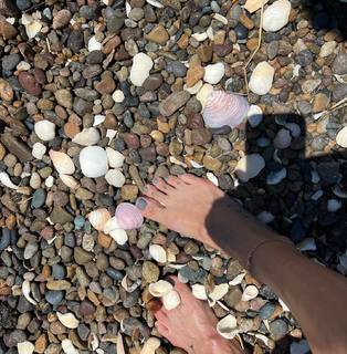 Nicole Neumann feet photo thumbnail