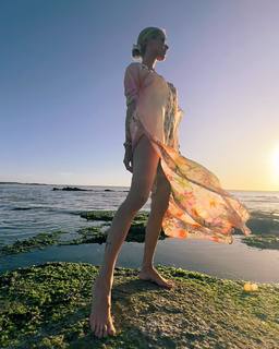 Nicole Neumann feet photo thumbnail