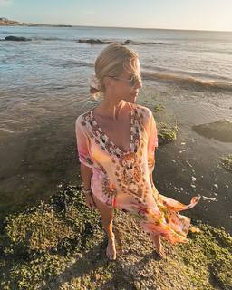 Nicole Neumann feet photo thumbnail