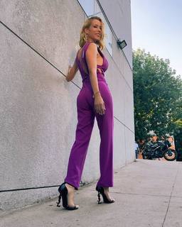 Nicole Neumann feet photo thumbnail