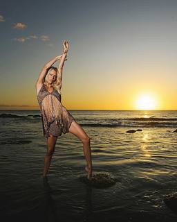 Nicole Neumann feet photo thumbnail