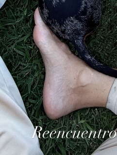 Nicole Neumann feet photo thumbnail