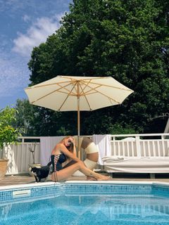 Nicole Neumann feet photo thumbnail