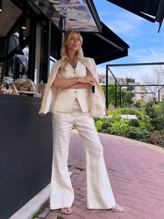 Nicole Neumann feet photo thumbnail