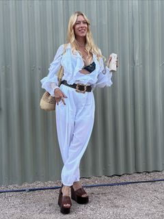 Nicole Neumann feet photo thumbnail