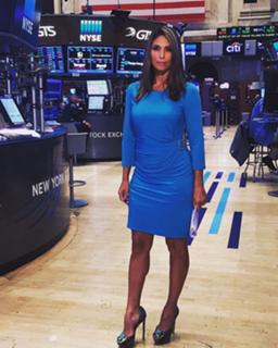 Nicole Petallides feet photo 12