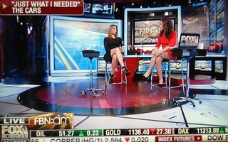Nicole Petallides feet photo 8