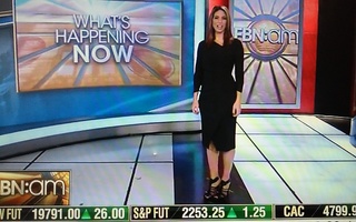 Nicole Petallides feet photo 6