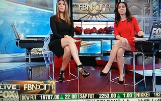 Nicole Petallides feet photo 5
