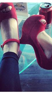 Nicole Polizzi feet photo thumbnail
