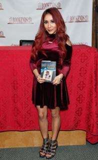 Nicole Polizzi feet photo thumbnail