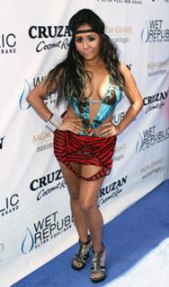 Nicole Polizzi feet photo thumbnail
