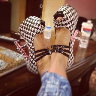 Nicole Polizzi feet photo thumbnail