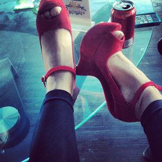 Nicole Polizzi feet photo thumbnail