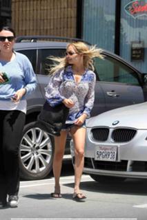 Nicole Richie feet photo thumbnail