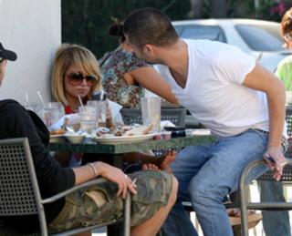 Nicole Richie feet photo thumbnail