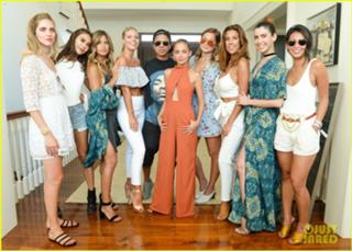 Nicole Richie feet photo thumbnail