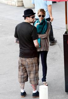 Nicole Richie feet photo thumbnail