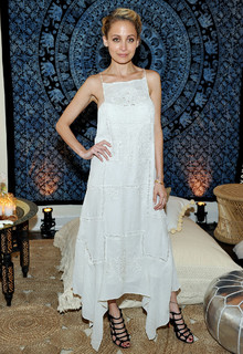 Nicole Richie feet photo thumbnail