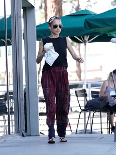 Nicole Richie feet photo thumbnail