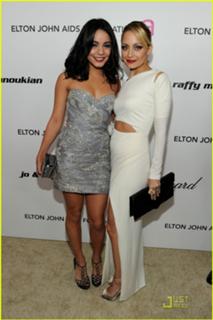 Nicole Richie feet photo thumbnail